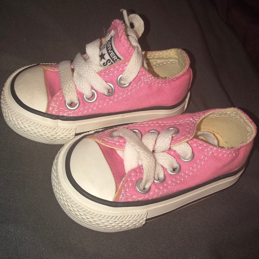 Baby girl pink converse